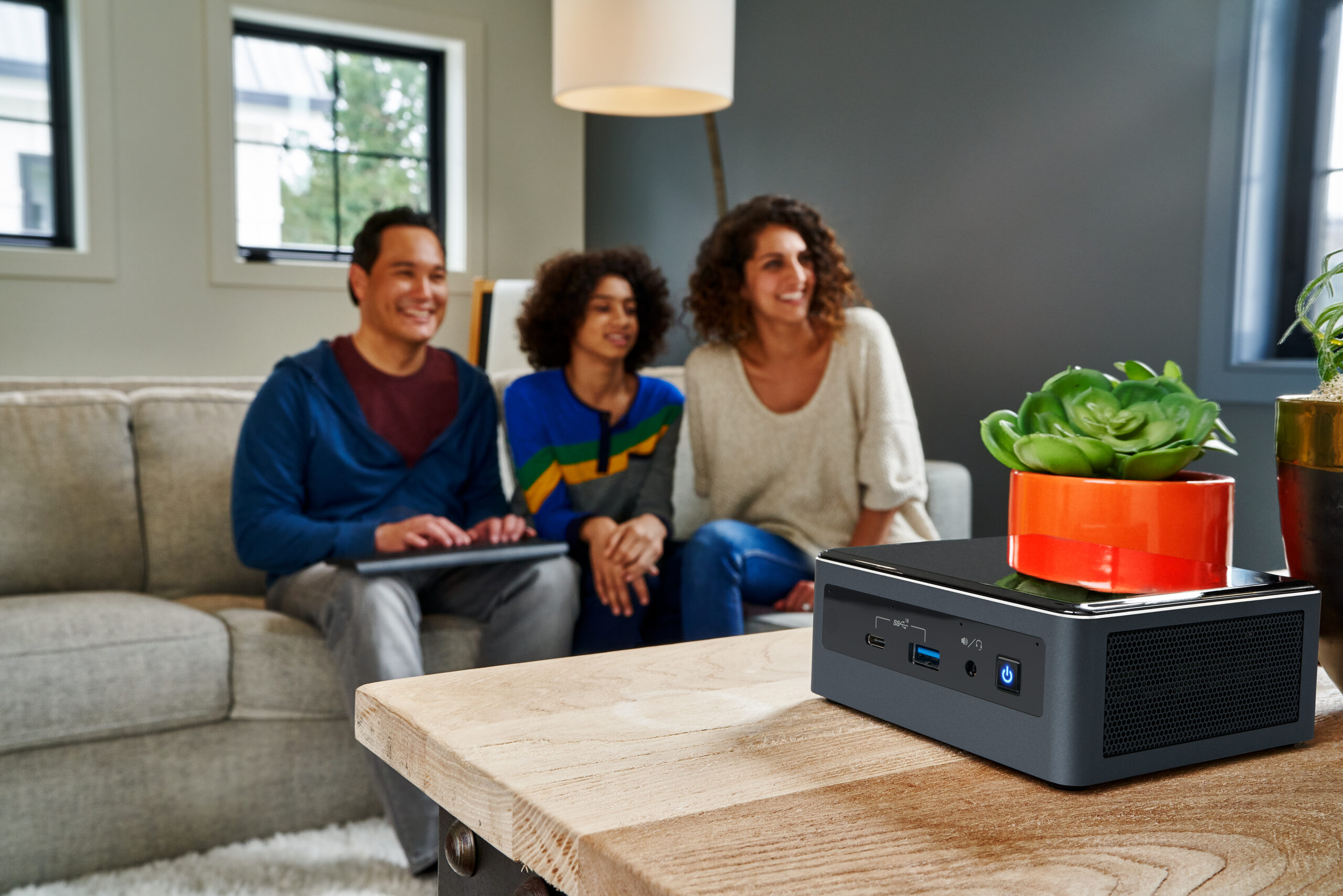 Intel NUC 10 i7-10710U Frost Canyon 7 Intel NUC Gen 10